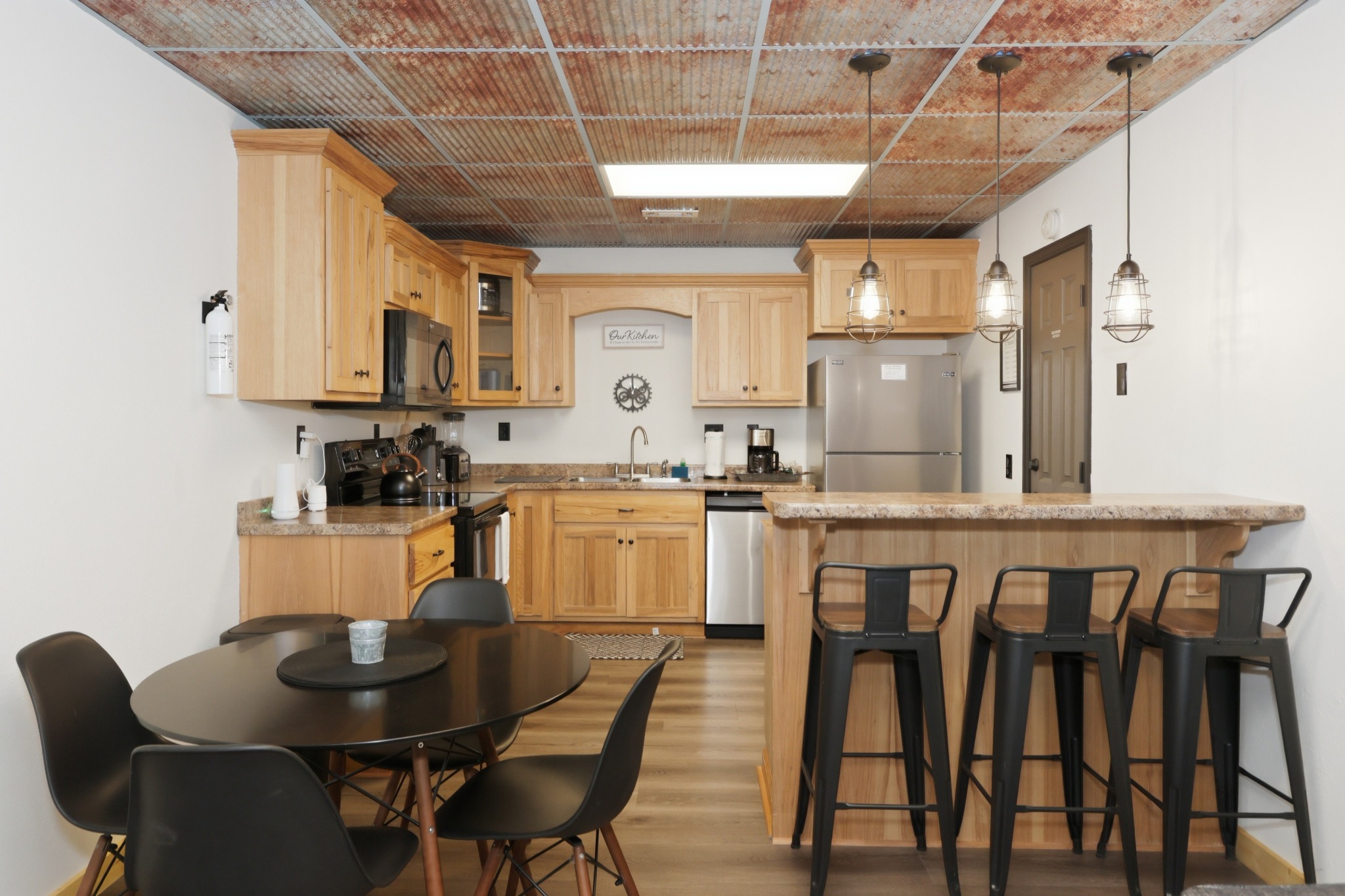 Second kitchen with breakfast bar